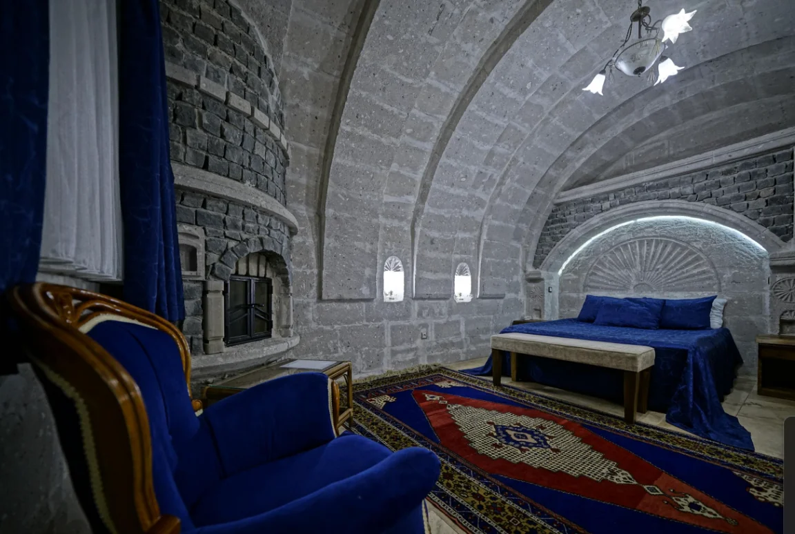 Bahçe Taş Oda (Double Arch Stone Room)
