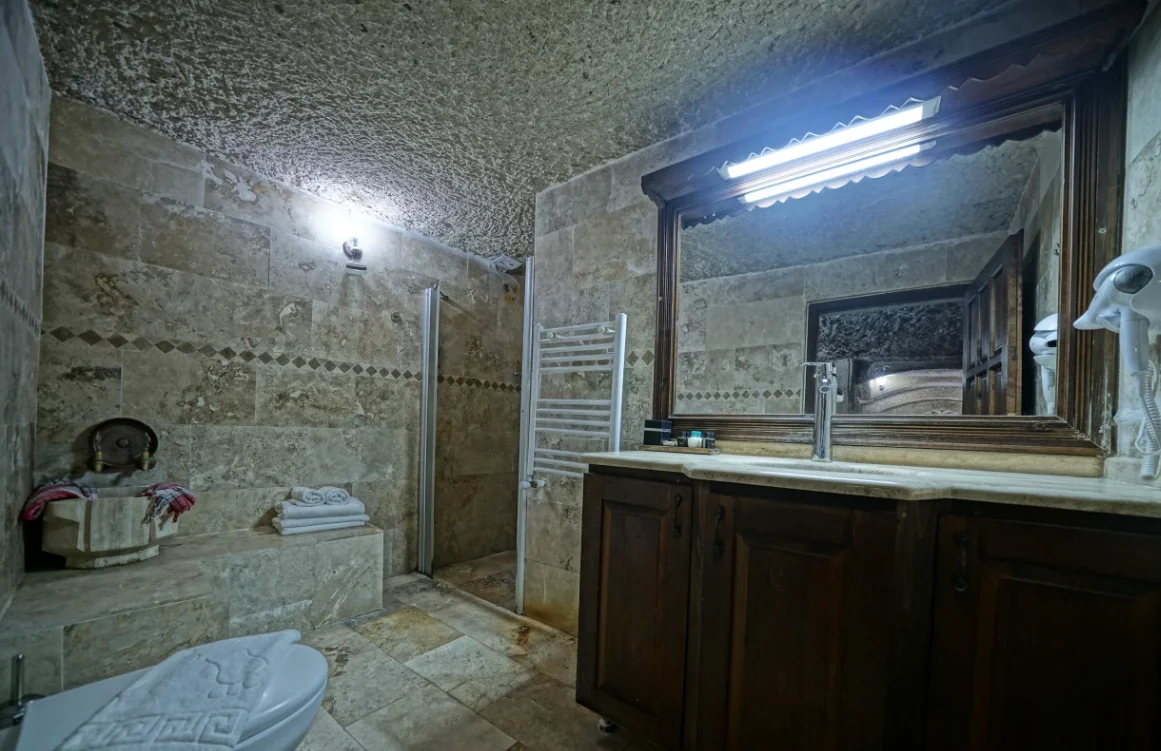 Naturel Mağara Oda (Double Cave Room)